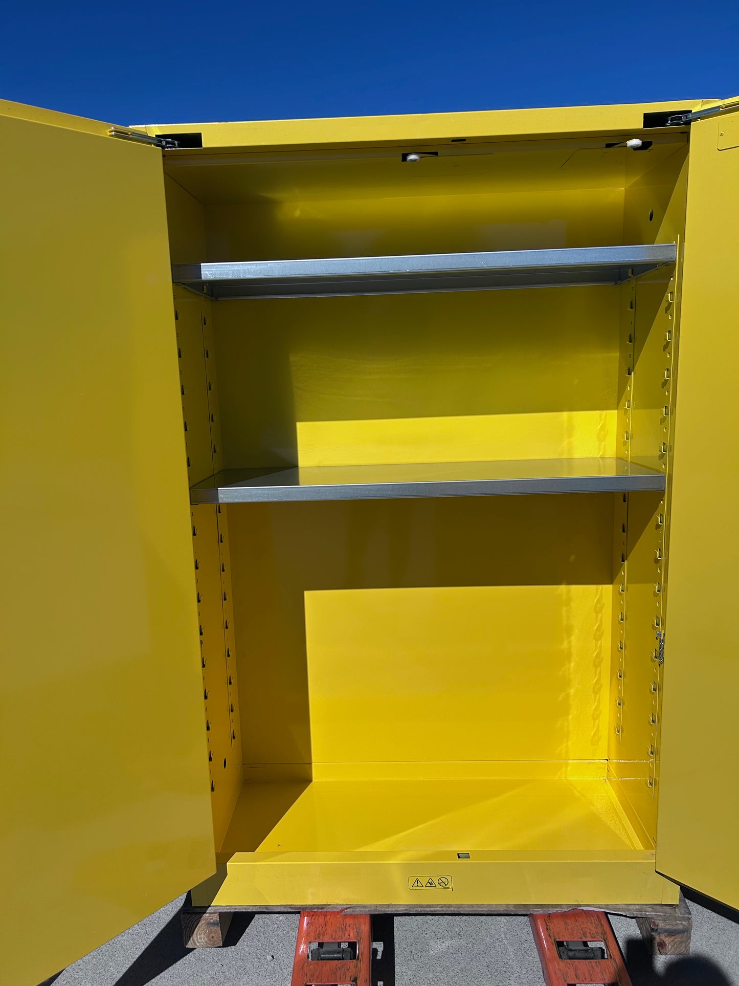 Eagle – Justrite Safety Group 45 Gallon Fire Cabinet 1945X