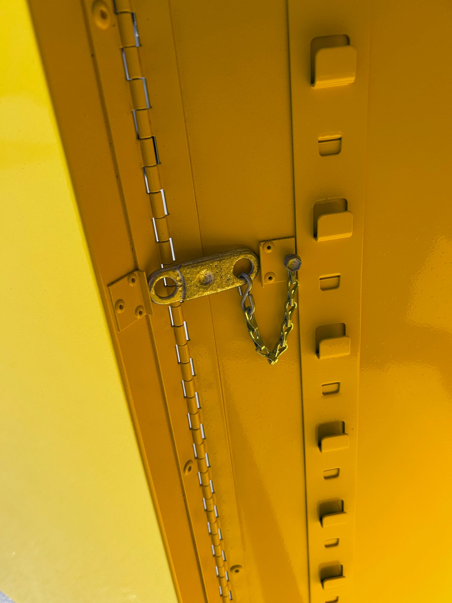 Eagle – Justrite Safety Group 45 Gallon Fire Cabinet 1945X